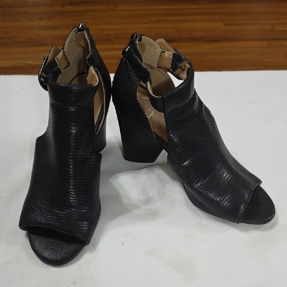New Directions "Brenley" Womens‎ Peep Toe Heels Black Faux Leather Size 8.5 EUC